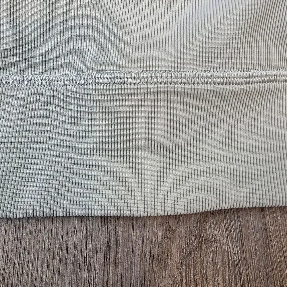 Lululemon Athletica Energy High Neck Rib Bra Size 6 - Picture 6 of 6